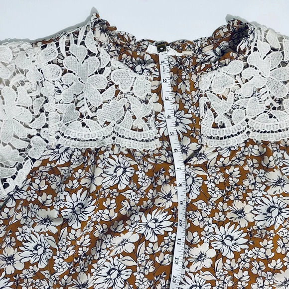 Floral Lace Trim Top - Brown - Picture 5 of 13